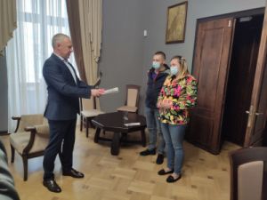 Чернівці: Є трійнята — ось і хата!
